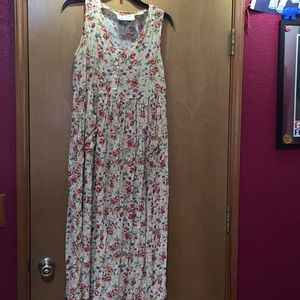 Summer casual midi slvless dress size M